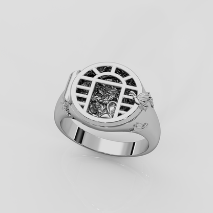 Wonderland 'Utopia' Signet Ring in Yellow Gold or Platinum